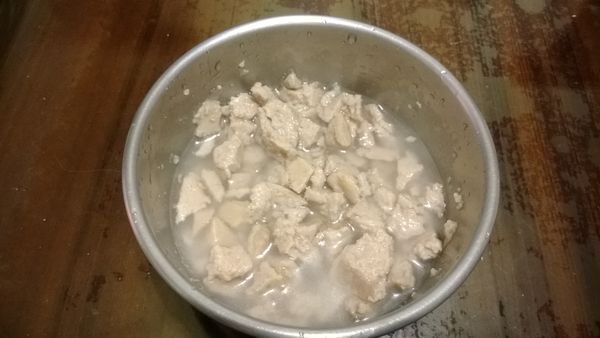 Nutripe紐萃寶貓主食罐：嫩雞肉牛肚(Chicken & Green Tripe)，餵食前加熱水
